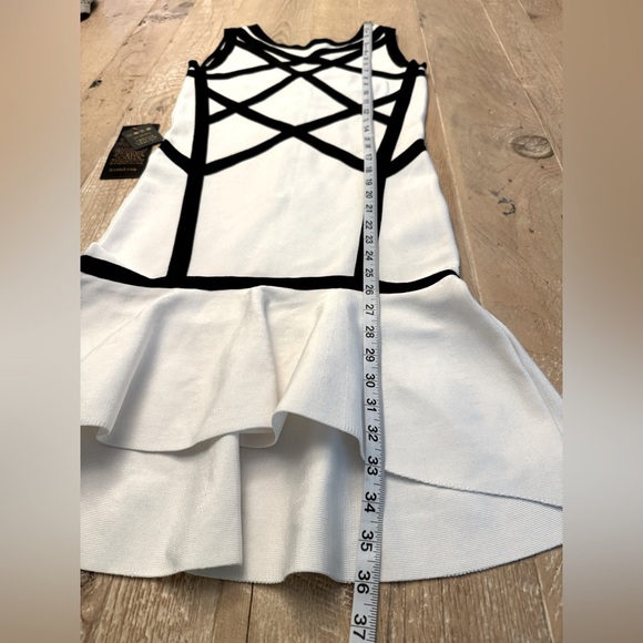 Bebe Elegant Black and White Bandage Dress NWT Size M - Picture 4 of 8